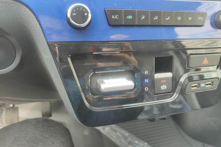 Used Dongfeng Yufeng EM27 2024 EM27L Eves Power 41.86 kWh Gear Lever