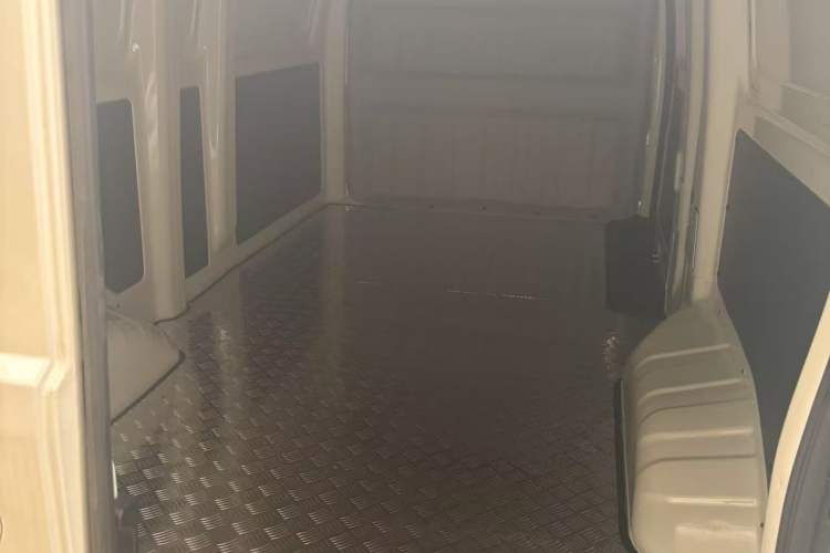 Used Dongfeng Yufeng EM27 2024 EM27 EVE Energy 41.86 kWh Interior 2
