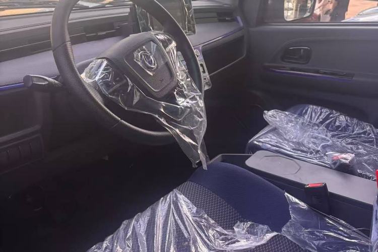Used Dongfeng Yufeng EM27 2024 EM27L BYD CATL 41.86 kWh Interior 3