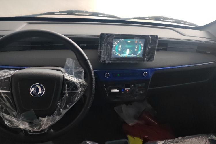 Used Dongfeng Yufeng EM27 2024 EM27L Eves Power 41.86 kWh Interior 3