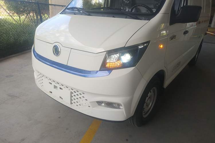 Used Dongfeng Yufeng EM27 2024 EM27L Henan Lidong 41.472 kWh Left Front Headlight