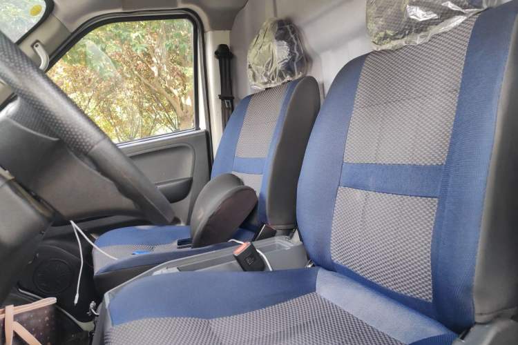 Used Dongfeng Yufeng EM27 2024 EM27L Henan Lidong 41.472 kWh Left Front Seat