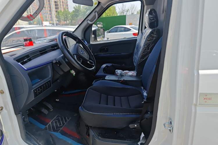 Used Dongfeng Yufeng EM27 2024 EM27 Henan Lithium Power 41.472 kWh Left Front Seat