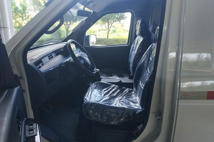 Used Dongfeng Yufeng EM27 2024 EM27L Henan Lidong 41.472 kWh Left Front Seat