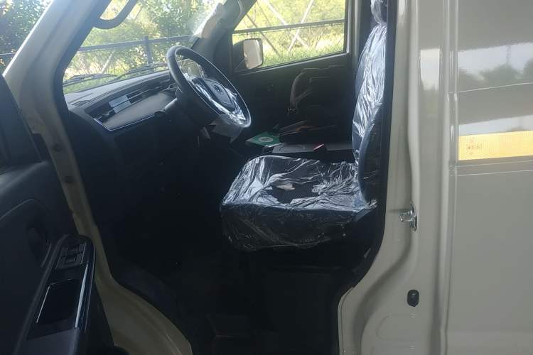 Used Dongfeng Yufeng EM27 2024 EM27L Henan Lidong 41.472 kWh Left Front Seat