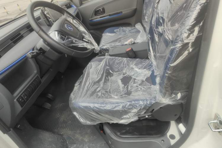 Used Dongfeng Yufeng EM27 2024 EM27L Eves Power 41.86 kWh Left Front Seat