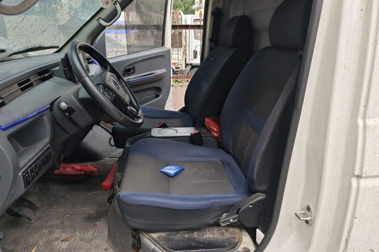 Used Dongfeng Yufeng EM27 2024 EM27 EVE Energy 41.86 kWh Left Front Seat