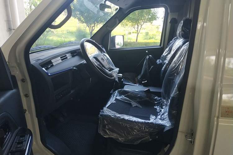 Used Dongfeng Yufeng EM27 2024 EM27L Henan Lidong 41.472 kWh Left Front Seat