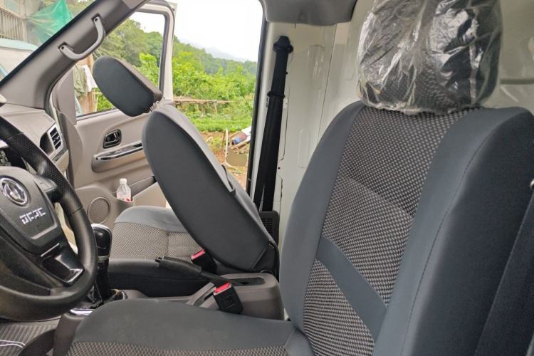 Used Dongfeng Yufeng EM27 2024 EM27 Henan Lithium Power 41.472 kWh Left Rear Seat