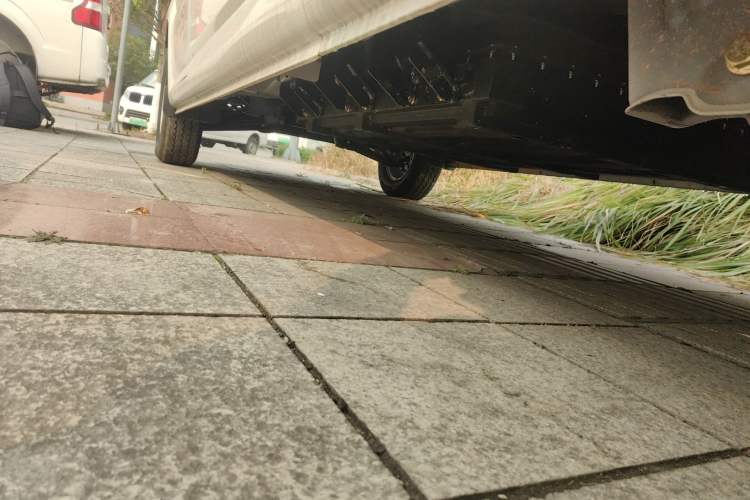 Used Dongfeng Yufeng EM27 2024 EM27L Eves Power 41.86 kWh Left Side Sill