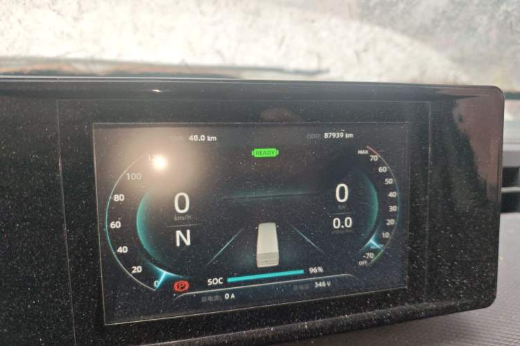 Used Dongfeng Yufeng EM27 2024 EM27 EVE Energy 41.86 kWh Odometer Close Up