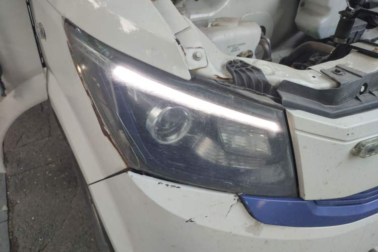 Used Dongfeng Yufeng EM27 2024 EM27L Eves Power 41.86 kWh Right Front Headlight
