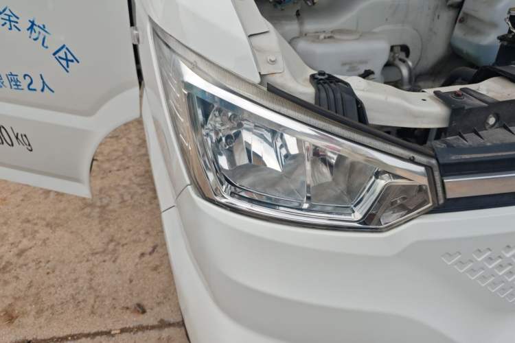 Used Dongfeng Yufeng EM27 2024 EM27 Henan Lithium Power 41.472 kWh Right Front Headlight