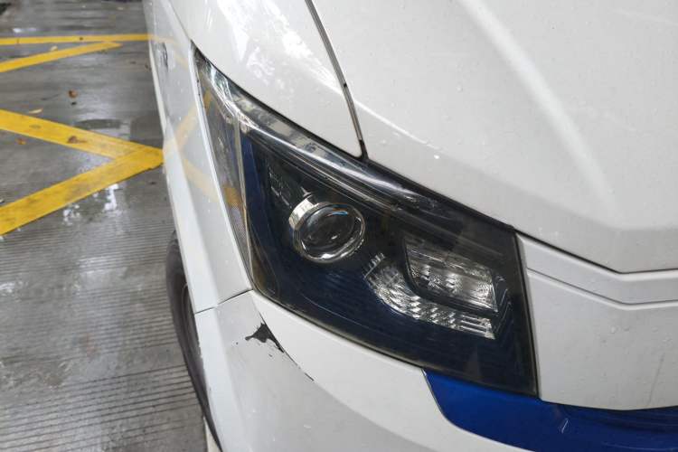 Used Dongfeng Yufeng EM27 2024 EM27L BYD CATL 41.86 kWh Right Front Headlight