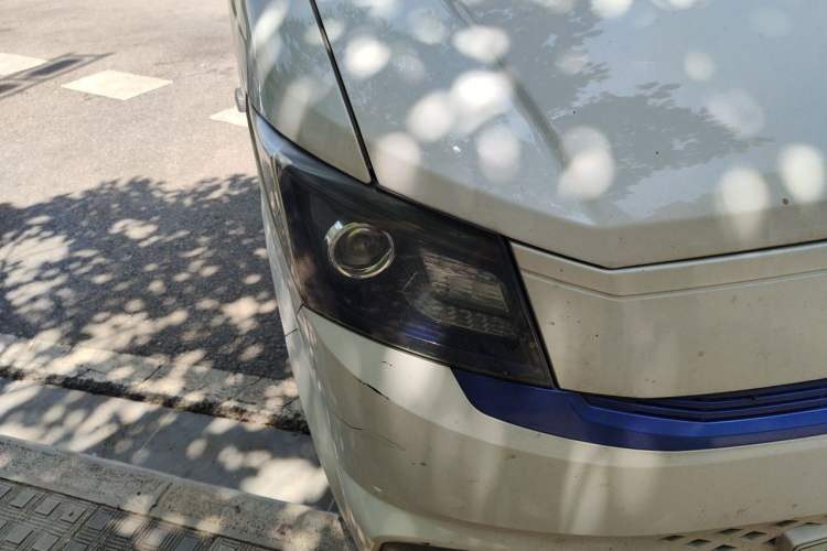 Used Dongfeng Yufeng EM27 2024 EM27L Henan Lidong 41.472 kWh Right Front Headlight