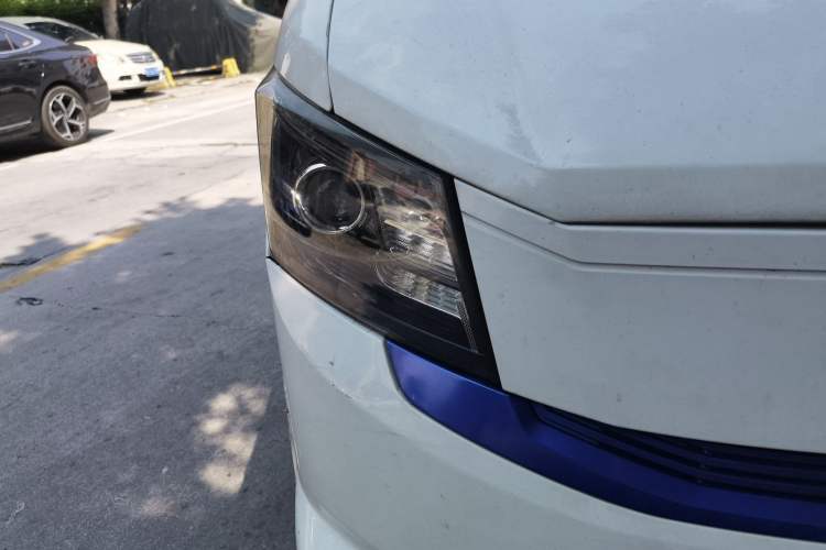 Used Dongfeng Yufeng EM27 2024 EM27L Eves Power 41.86 kWh Right Front Headlight