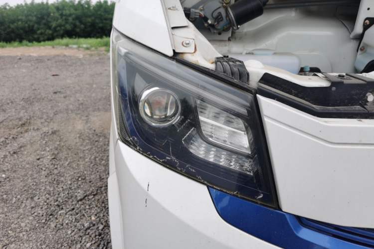 Used Dongfeng Yufeng EM27 2024 EM27 Henan Lithium Power 41.472 kWh Right Front Headlight