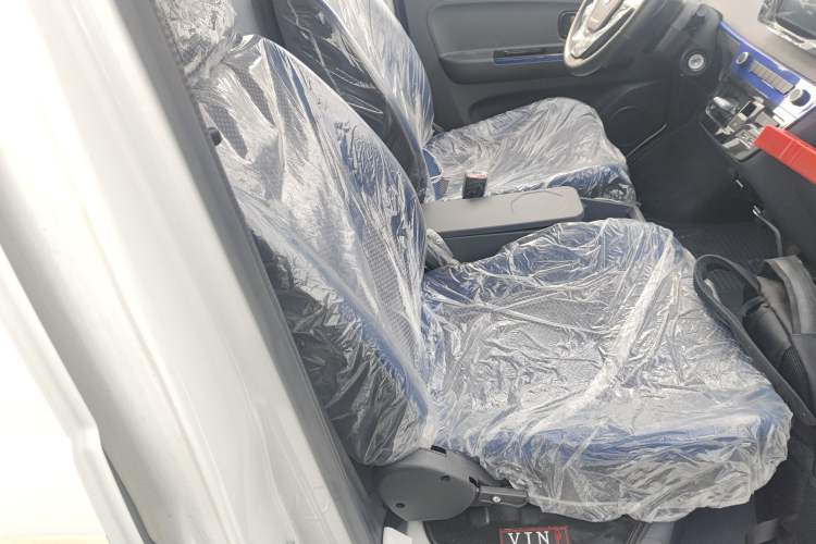 Used Dongfeng Yufeng EM27 2024 EM27L BYD CATL 41.86 kWh Right Front Seat