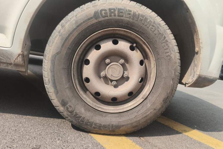 Used Dongfeng Yufeng EM27 2024 EM27L Eves Power 41.86 kWh Right Front Wheel Hub