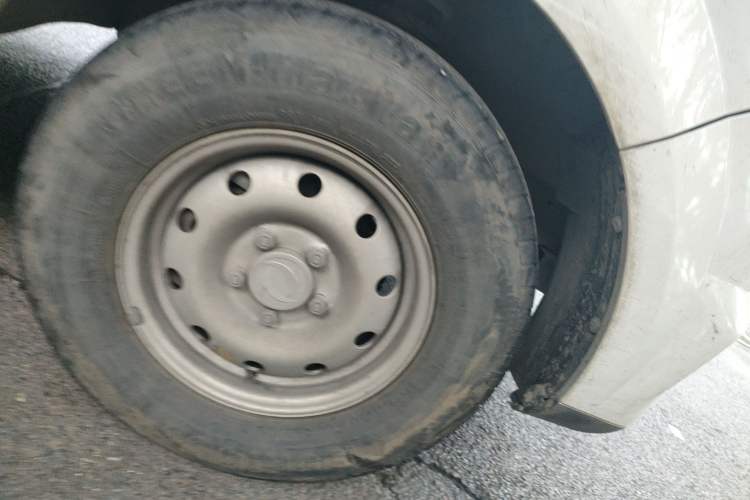 Used Dongfeng Yufeng EM27 2024 EM27L Eves Power 41.86 kWh Right Front Wheel Hub