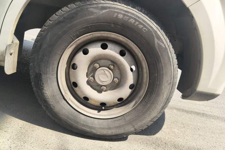 Used Dongfeng Yufeng EM27 2024 EM27 EVE Energy 41.86 kWh Right Front Wheel Hub
