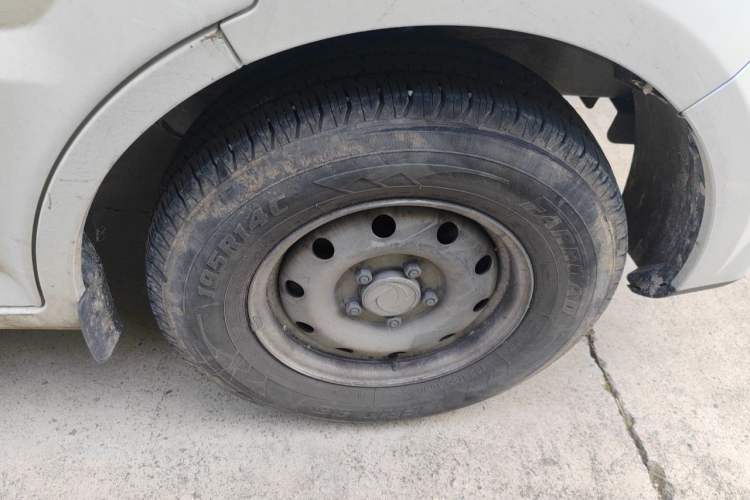 Used Dongfeng Yufeng EM27 2024 EM27L Henan Lidong 41.472 kWh Right Front Wheel Hub