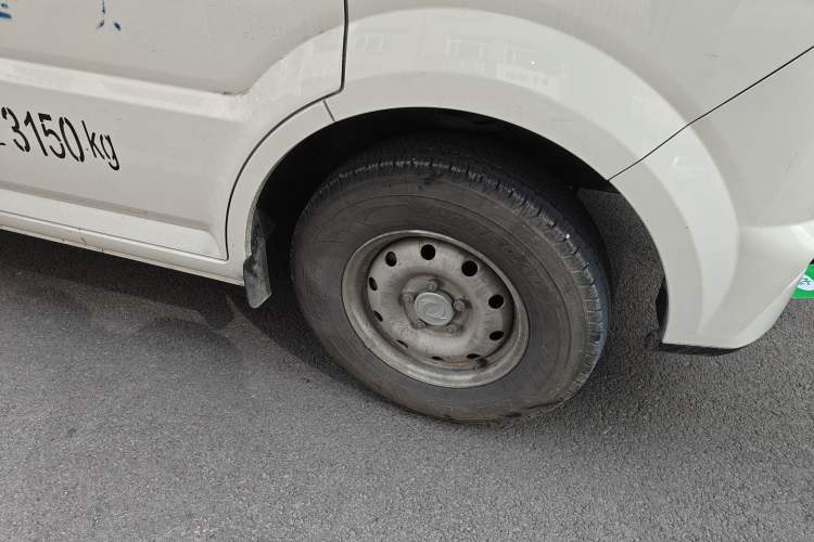 Used Dongfeng Yufeng EM27 2024 EM27L Henan Lidong 41.472 kWh Right Front Wheel Hub
