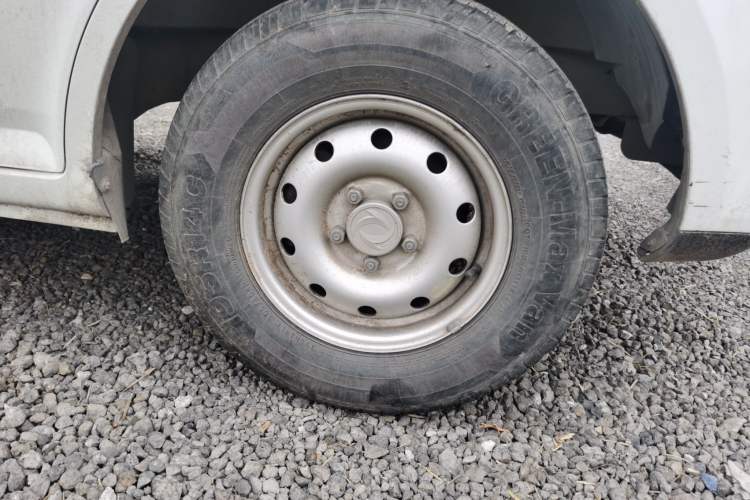 Used Dongfeng Yufeng EM27 2024 EM27 Henan Lithium Power 41.472 kWh Right Front Wheel Hub