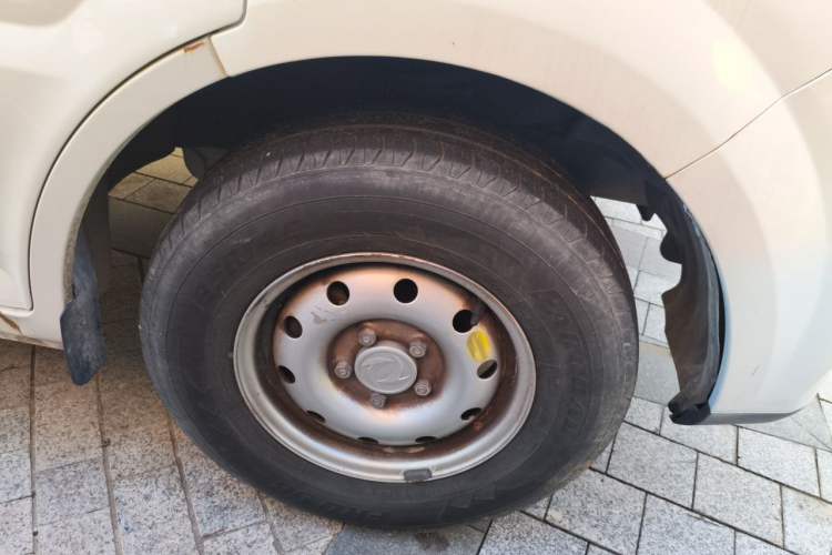 Used Dongfeng Yufeng EM27 2024 EM27L BYD CATL 41.86 kWh Right Front Wheel Hub