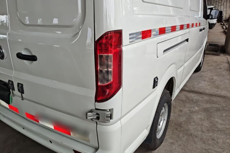 Used Dongfeng Yufeng EM27 2024 EM27 Henan Lithium Power 41.472 kWh Right Rear Taillight