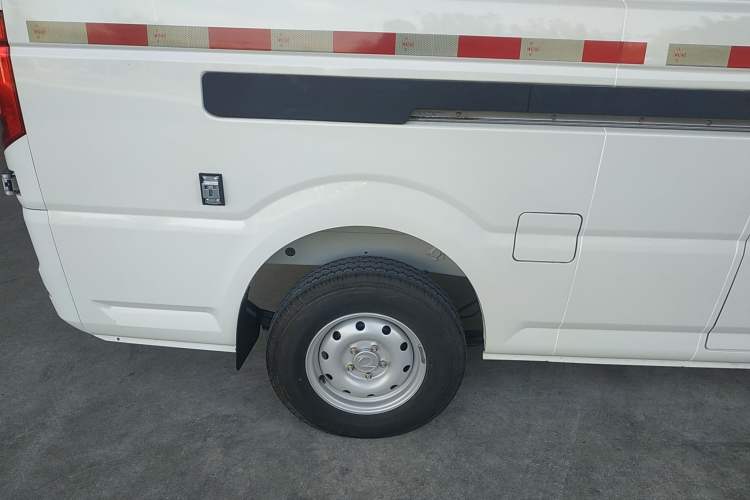 Used Dongfeng Yufeng EM27 2024 EM27L Henan Lidong 41.472 kWh Right Rear Wheel Hub