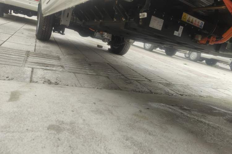 Used Dongfeng Yufeng EM27 2024 EM27L Eves Power 41.86 kWh Right Side Sill