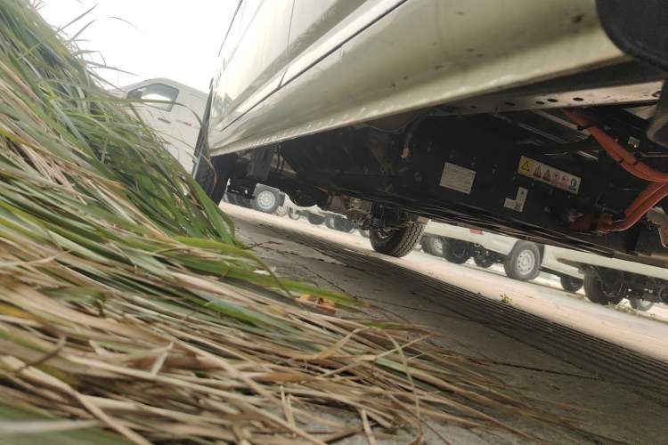 Used Dongfeng Yufeng EM27 2024 EM27L Eves Power 41.86 kWh Right Side Sill