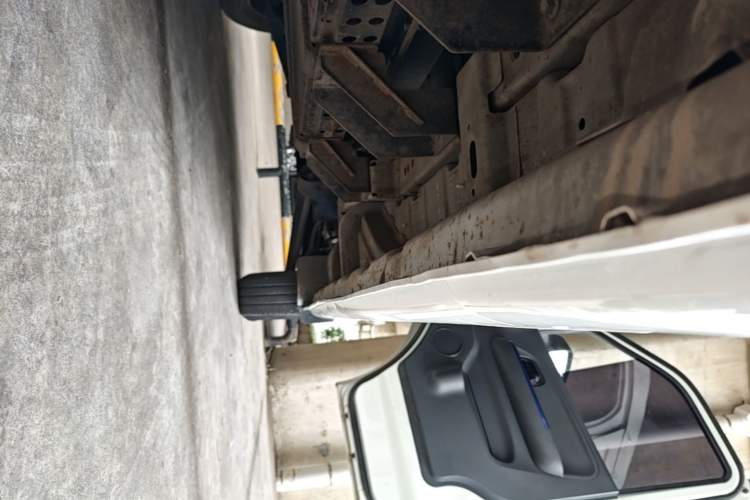 Used Dongfeng Yufeng EM27 2024 EM27 Henan Lithium Power 41.472 kWh Right Side Sill
