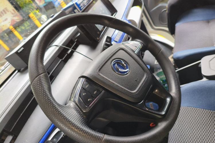Used Dongfeng Yufeng EM27 2024 EM27L BYD CATL 41.86 kWh Steering Wheel