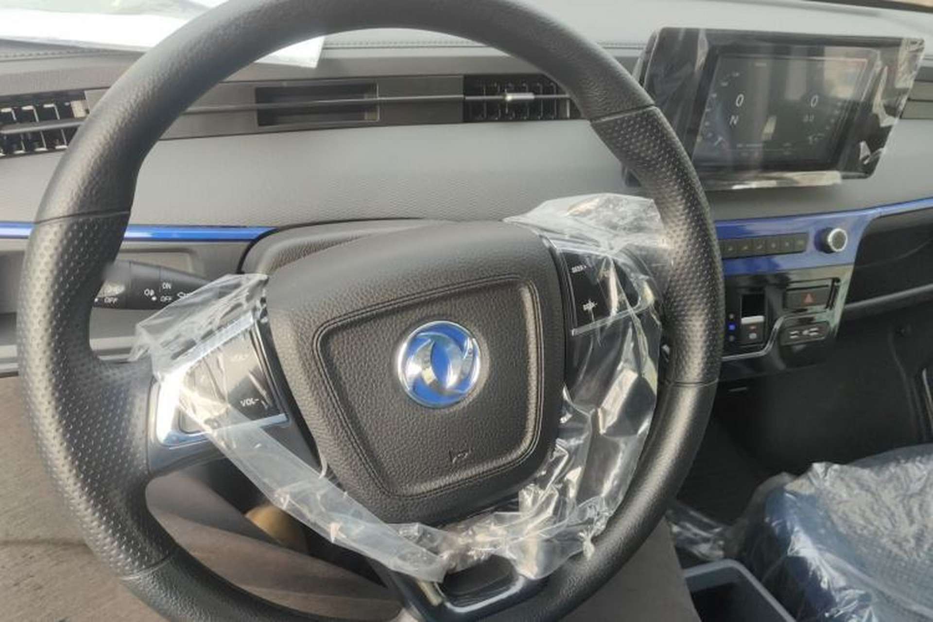 Used Dongfeng Yufeng EM27 2024 EM27L Eves Power 41.86 kWh Steering Wheel