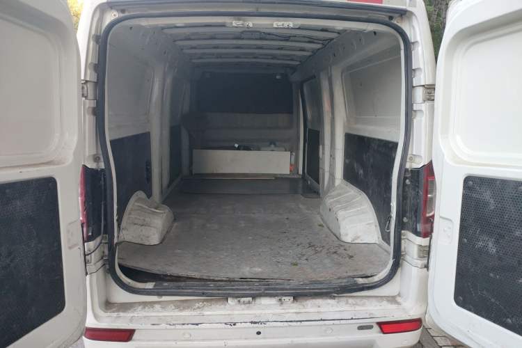 Used Dongfeng Yufeng EM27 2024 EM27L Eves Power 41.86 kWh Trunk