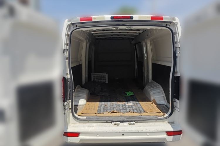 Used Dongfeng Yufeng EM27 2024 EM27 Henan Lithium Power 41.472 kWh Trunk