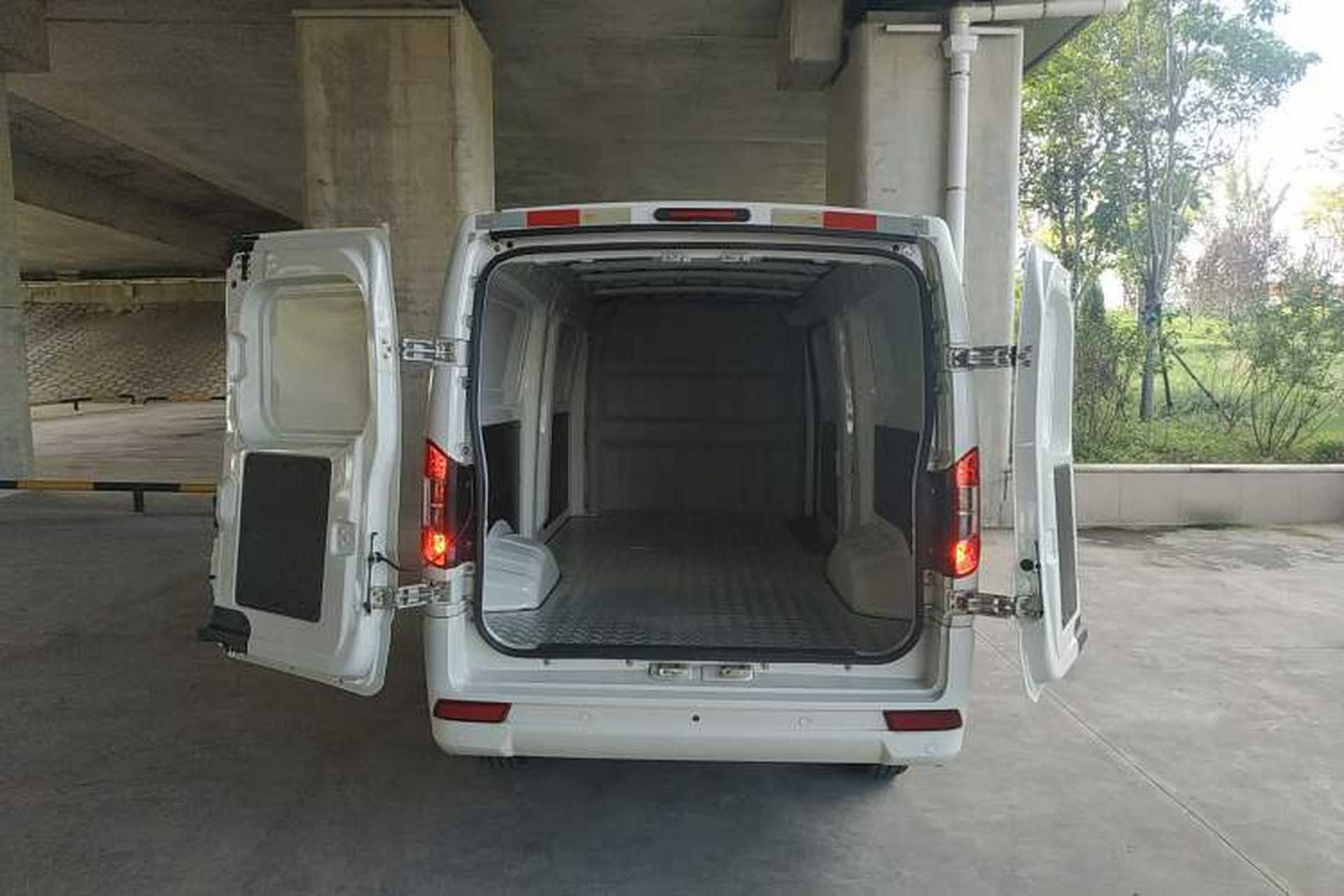 Used Dongfeng Yufeng EM27 2024 EM27L Henan Lidong 41.472 kWh Trunk