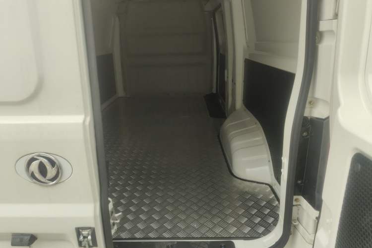 Used Dongfeng Yufeng EM27 2024 EM27L Eves Power 41.86 kWh Trunk