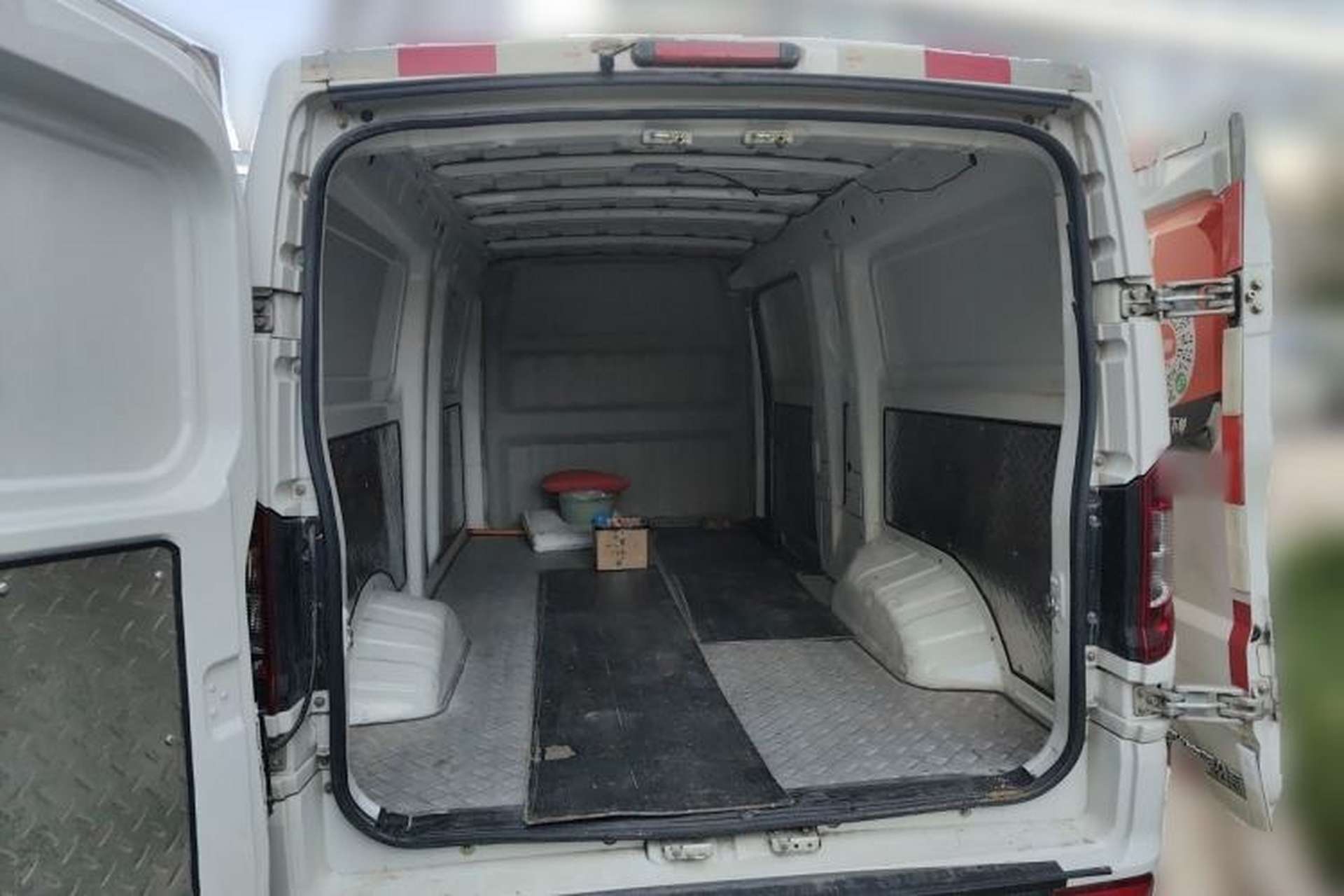 Used Dongfeng Yufeng EM27 2024 EM27L Eves Power 41.86 kWh Trunk
