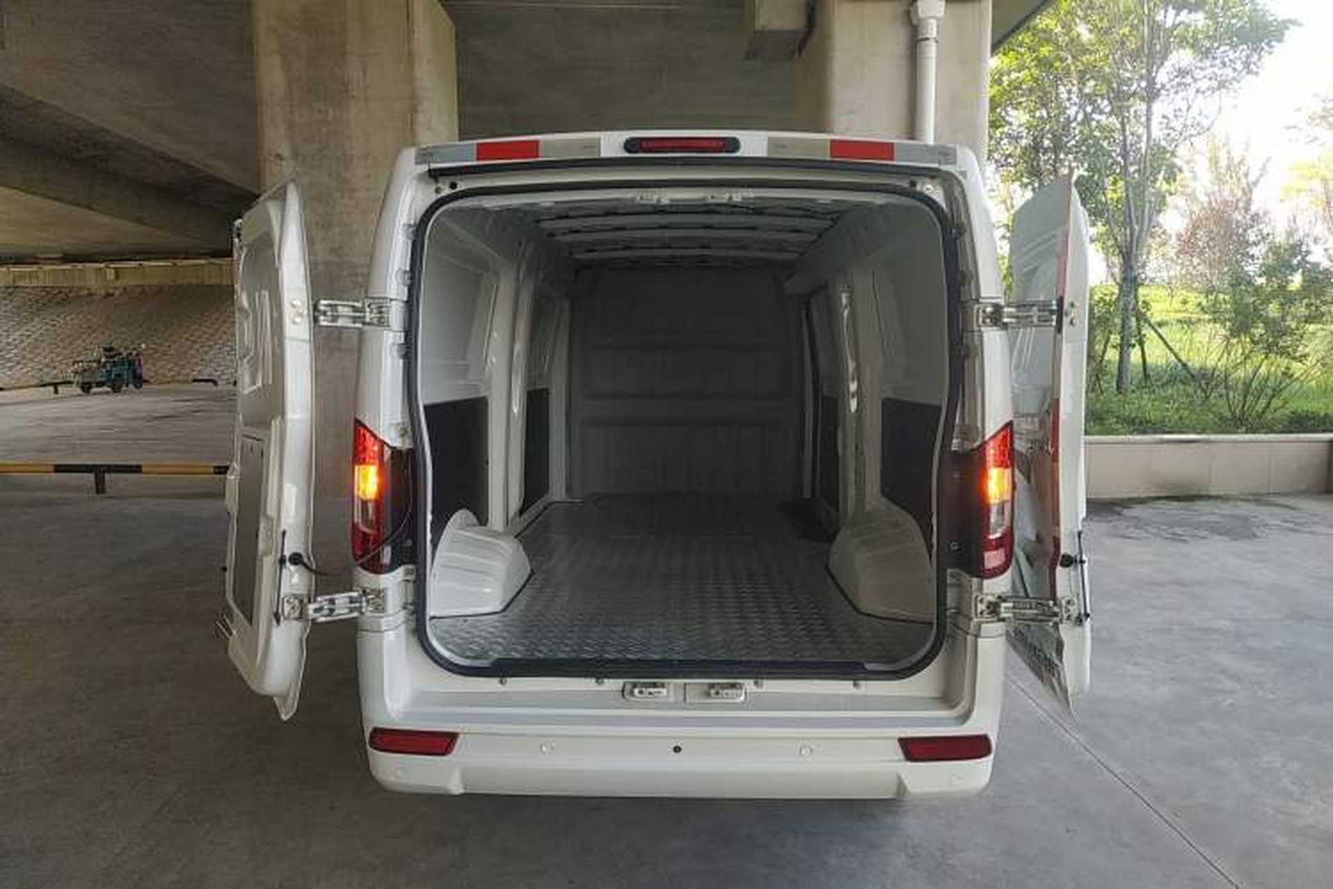 Used Dongfeng Yufeng EM27 2024 EM27L Henan Lidong 41.472 kWh Trunk