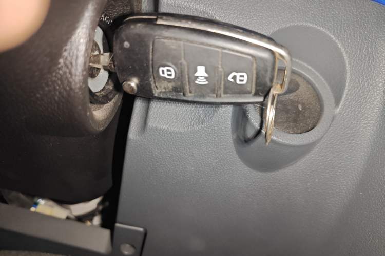 Used Dongfeng Yufeng EM27 2024 EM27L BYD CATL 41.86 kWh Vehicle Key