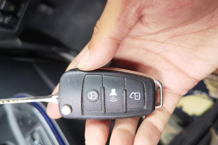 Used Dongfeng Yufeng EM27 2024 EM27L Eves Power 41.86 kWh Vehicle Key
