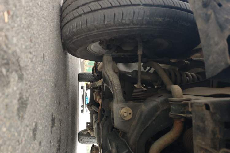 Used Dongfeng Yufeng P16 2017 1.9T Two-Wheel Drive Luxury Extended Version D19TCIE2 Chassis Front Right