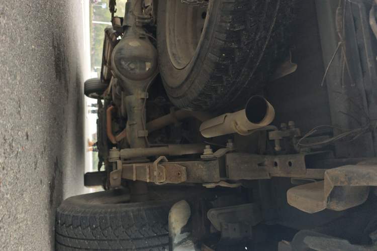 Used Dongfeng Yufeng P16 2017 1.9T Two-Wheel Drive Luxury Extended Version D19TCIE2 Chassis Rear Right