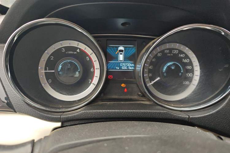 Used Dongfeng Yufeng P16 2017 1.9T Two-Wheel Drive Luxury Extended Version D19TCIE2 Odometer Close Up