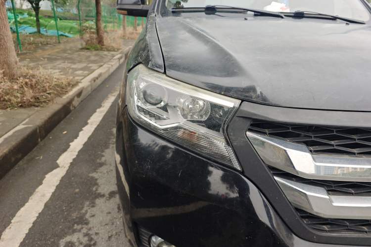 Used Dongfeng Yufeng P16 2017 1.9T Two-Wheel Drive Luxury Extended Version D19TCIE2 Right Front Headlight