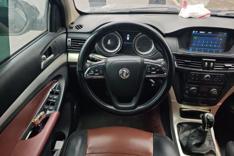 Used Dongfeng Yufeng P16 2017 1.9T Two-Wheel Drive Luxury Extended Version D19TCIE2 Steering Wheel