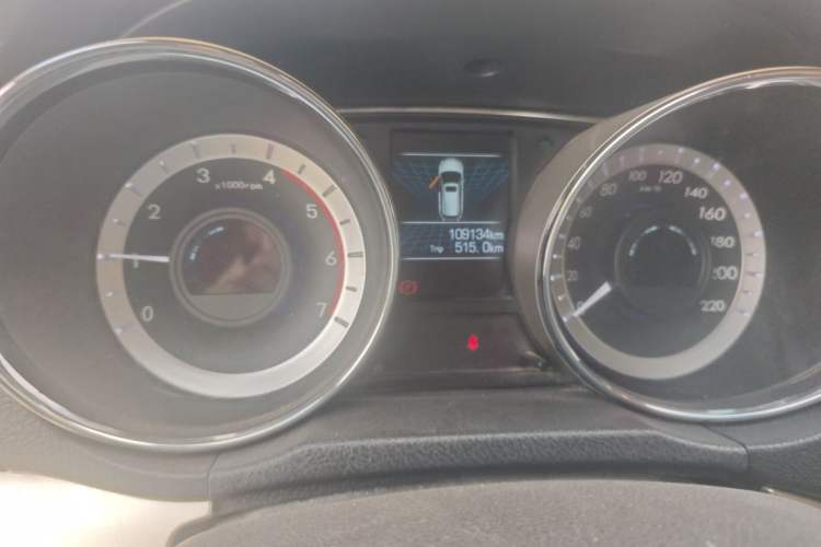 Used Dongfeng Yufeng P16 2017 1.9T Two-Wheel Drive Luxury Extended Version D19TCIE2 Odometer Close Up